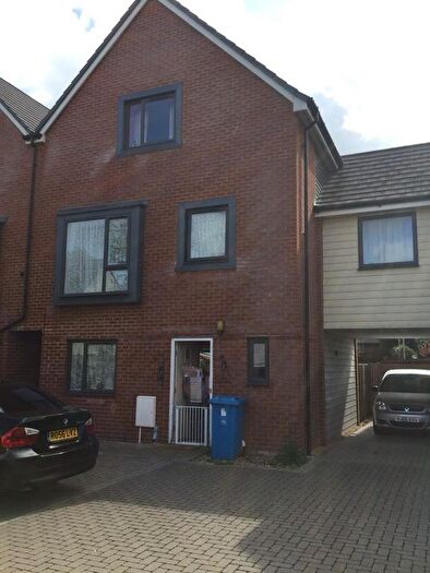 4 Bedroom Town House To Rent In Aldersgate Way, Poole, BH12