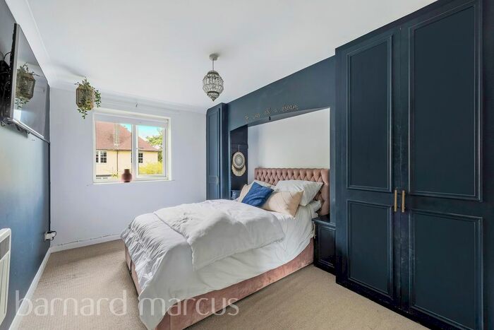 2 Bedroom Flat To Rent In Croham Road, South Croydon, CR2