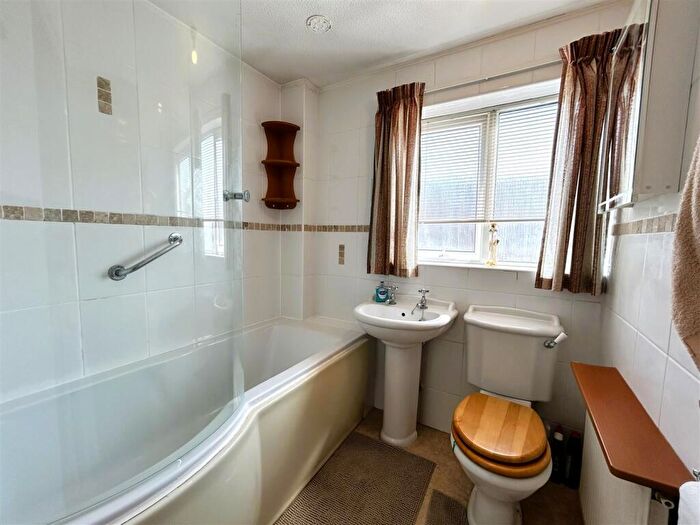 2 Bedroom Semi-Detached Bungalow For Sale In Stoke Close, Belper, DE56