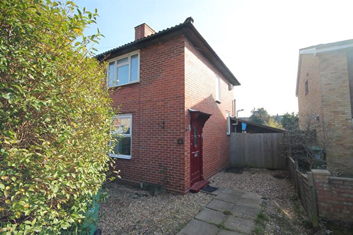 2 Bedroom End Of Terrace House To Rent In Shap Crescent, Carshalton, SM5
