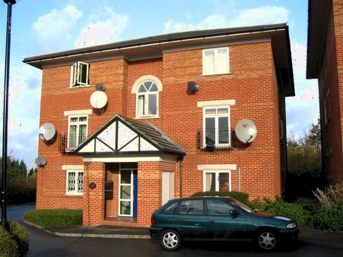 2 Bedroom Apartment To Rent In Seckford Court, Alwyn Gardens, Hendon, London, NW4