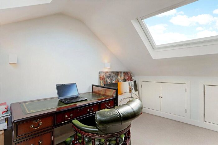 3 Bedroom Terraced House For Sale In Wickersley Road, London, SW11