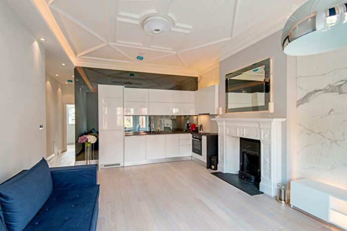 2 Bedroom Apartment To Rent In Goldhurst Terrace, South Hampstead, NW6