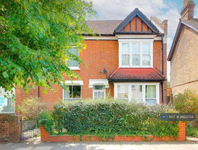 5 Bedroom Semi Detached House To Rent In First Avenue, Enfield, EN1