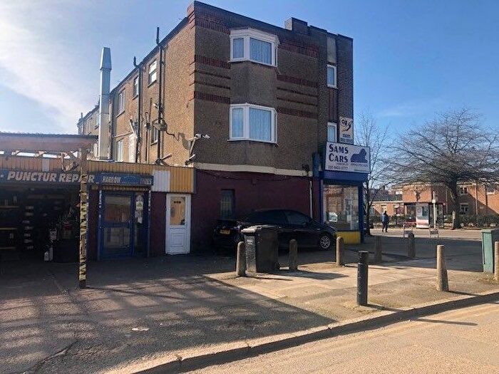 3 Bedroom Flat To Rent In Northolt Road, South Harrow, Harrow, HA2