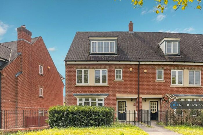 4 Bedroom Terraced House To Rent In Chandos Court, Stanmore, HA7