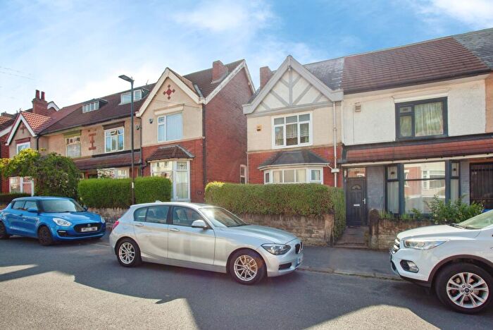 3 Bedroom End Of Terrace House For Sale In Vickers Road, Sheffield, South Yorkshire, S5
