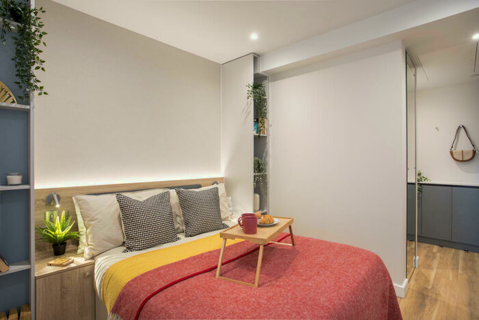 Studio To Rent In College Road, East Croydon, London, CR0