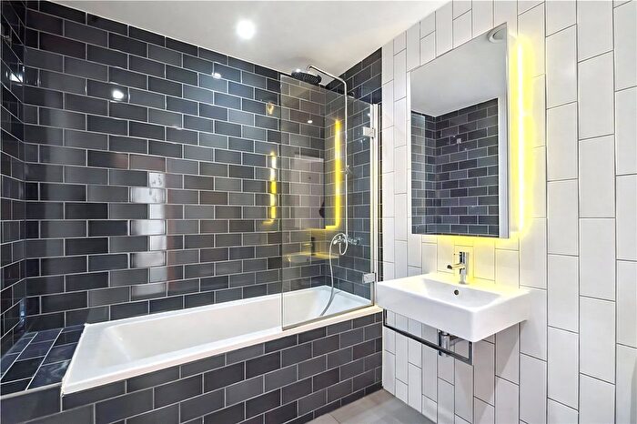 2 Bedroom Flat To Rent In Commodore House Royal Wharf, Royal Crest Ave, London, E16