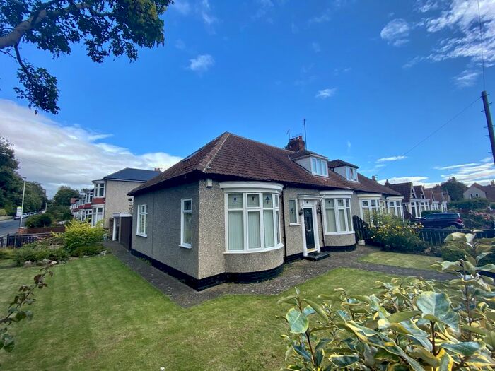 4 Bedroom Bungalow To Rent In Milbank Crescent/West End Darlington, DL3