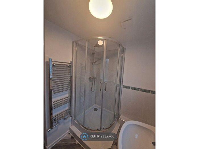 3 Bedroom Flat To Rent In Randolph Close, Leamington Spa, CV31