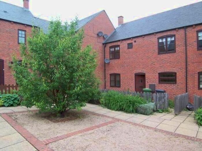 3 Bedroom Town House To Rent In New Village Mews, Churwell, Morley, LS27
