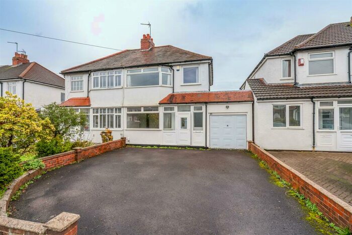 3 Bedroom Semi-Detached House To Rent In Yoxall Road, Shirley, B90