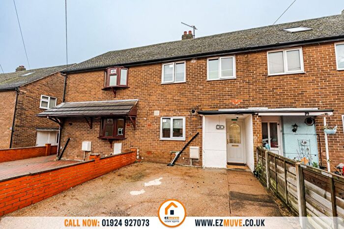 2 Bedroom Terraced House For Sale In Ouzelwell Lane, Dewsbury, WF12