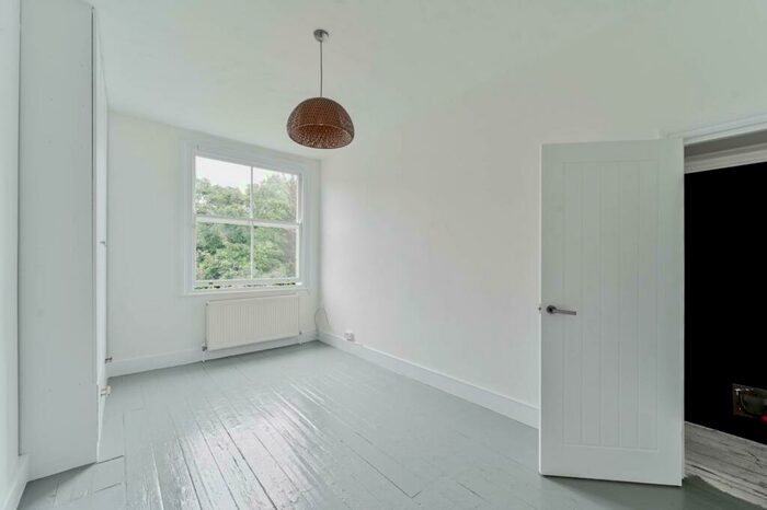 2 Bedroom Flat To Rent In Tollington Park, Finsbury Park, London, N4