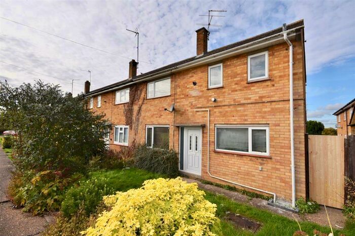 3 Bedroom House To Rent In Castle Way, Barton Seagrave, Kettering, NN15