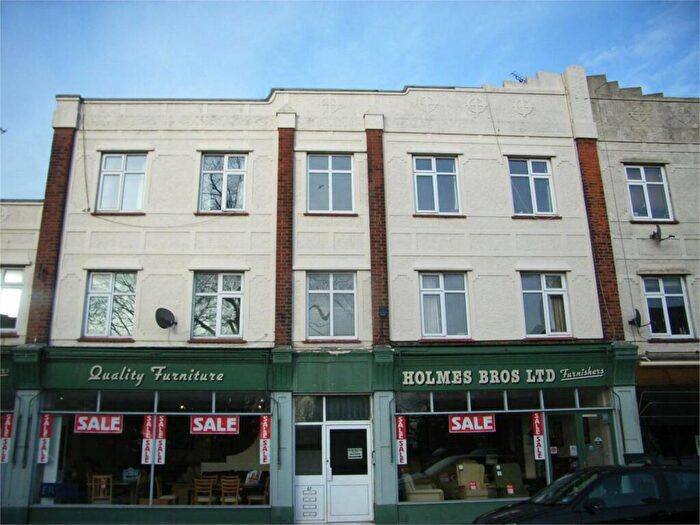 2 Bedroom Flat For Sale In Broadway West, Leigh On Sea, SS9