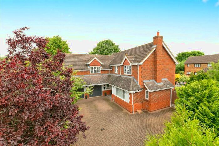 5 Bedroom Detached House For Sale In Mill Meadow, Langford, Biggleswade, SG18