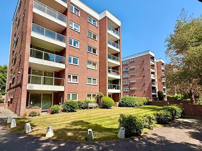 2 Bedroom Flat For Sale In Lindsay Manor Lindsay Road, Branksome Park, BH13