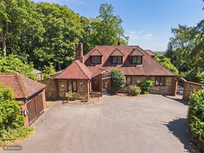 5 Bedroom Detached House For Sale In Rucklers Lane, Kings Langley, WD4