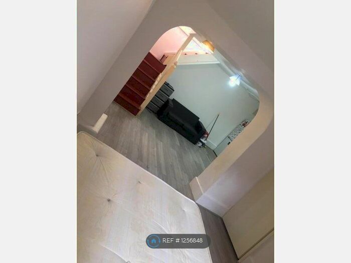 Studio To Rent In Northwold Road, London E5