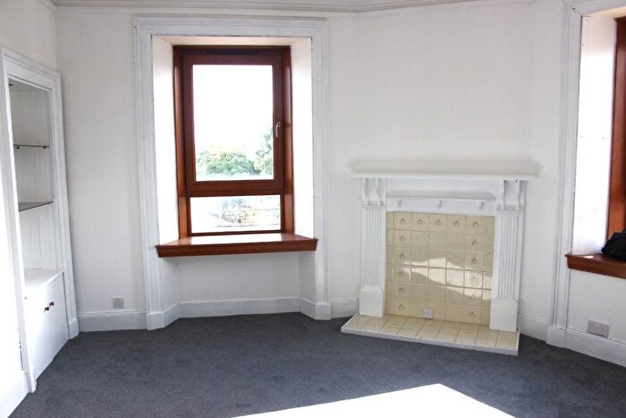 3 Bedroom Flat To Rent In Railway Place, Montrose, DD10