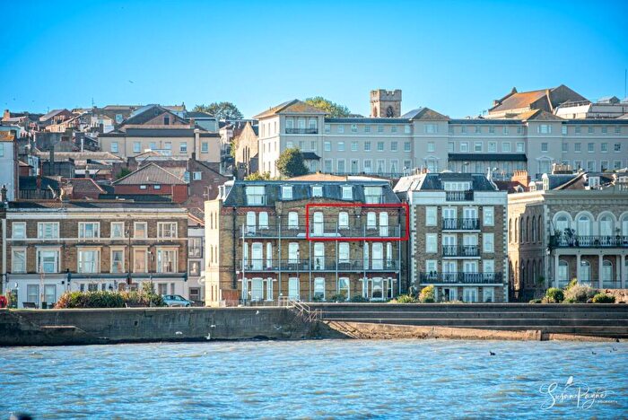 2 Bedroom Apartment For Sale In Victoria Lodge, St. Thomas Street, Ryde, PO33