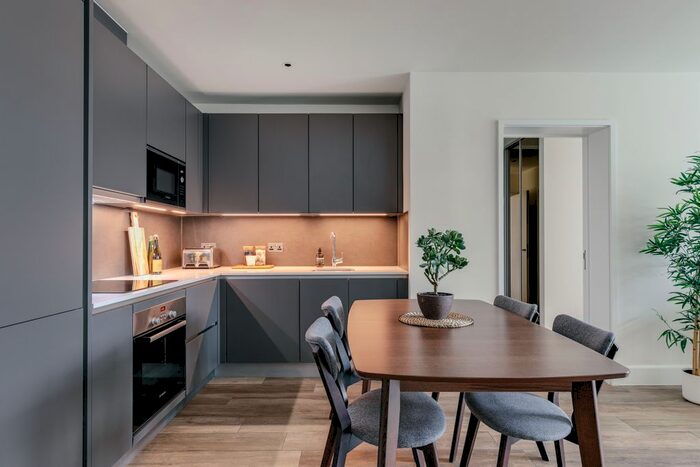 2 Bedroom Flat To Rent In Copperas Court, London, SE8