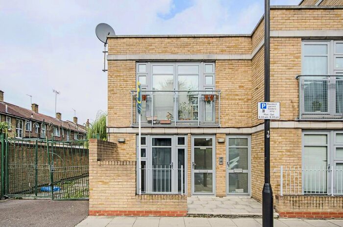 1 Bedroom Flat To Rent In Sandringham Road, Dalston, London, E8