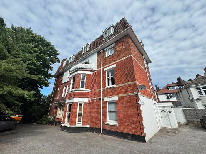 2 Bedroom Flat To Rent In Boscombe Spa Road, Bournemouth, BH5