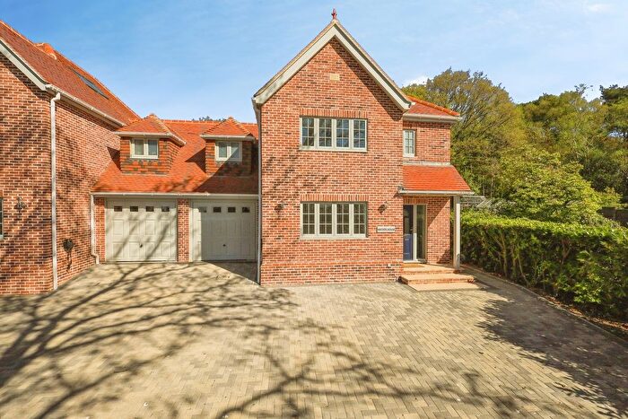 4 Bedroom Link Detached House For Sale In Cross In Hand, Heathfield, East Sussex, TN21