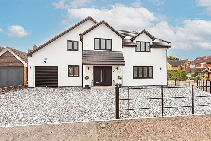 5 Bedroom Detached House For Sale In Long Buftlers, Harpenden, AL5