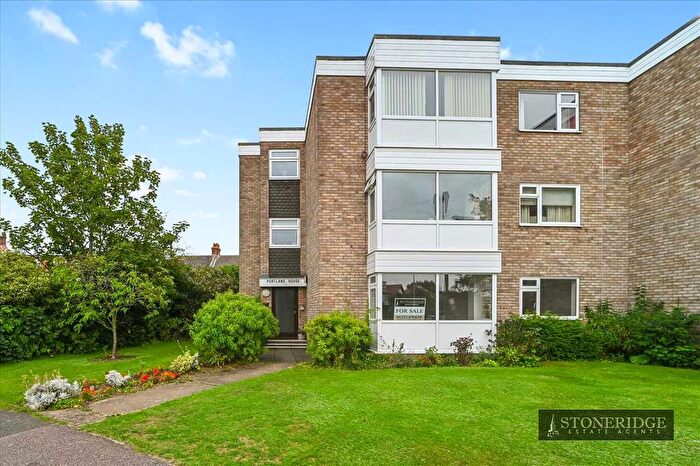2 Bedroom Flat For Sale In Fourth Avenue, Frinton On Sea, CO13