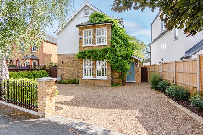 5 Bedroom Detached House For Sale In Clarence Road, Walton-On-Thames, KT12