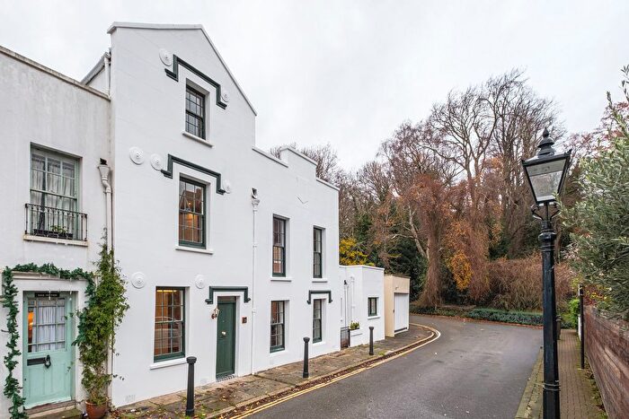 3 Bedroom End Terrace House For Sale In Vale House, Vale Of Health, London, NW3