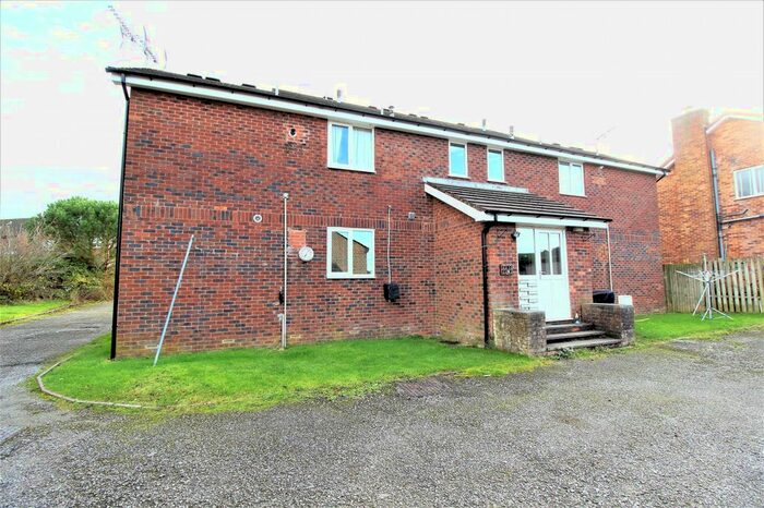 1 Bedroom Flat To Rent In Millersdale Court, Glossop SK13