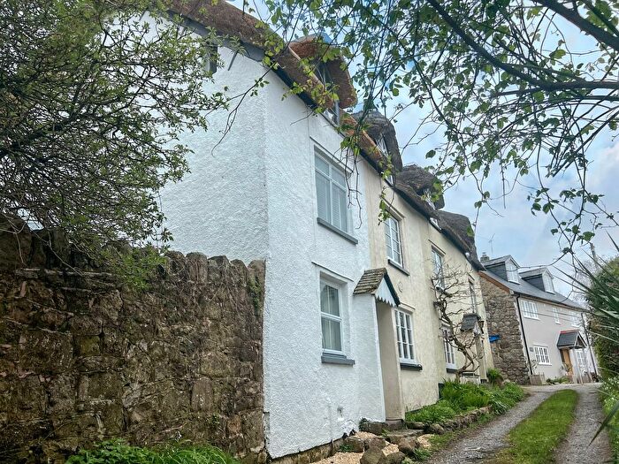 2 Bedroom Cottage For Sale In Moretonhampstead, Devon, TQ13