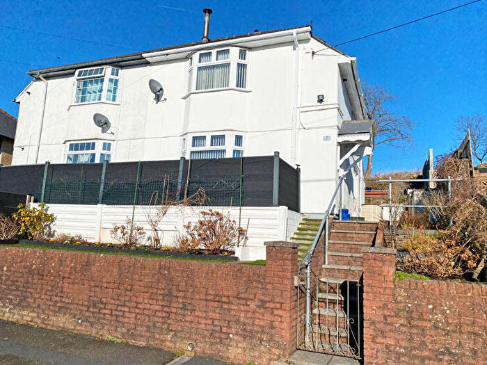 3 Bedroom Semi-Detached House For Sale In Maen Gilfach, Trelewis, Treharris, CF46