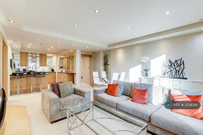 2 Bedroom Flat To Rent In Castle Boulevard, Nottingham, NG7