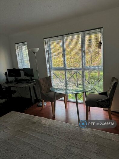 1 Bedroom Flat To Rent In Filton Court, London, SE14