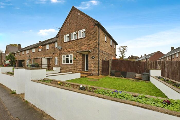 4 Bedroom End Of Terrace House For Sale In The Mead, Cheshunt, Waltham Cross, EN8