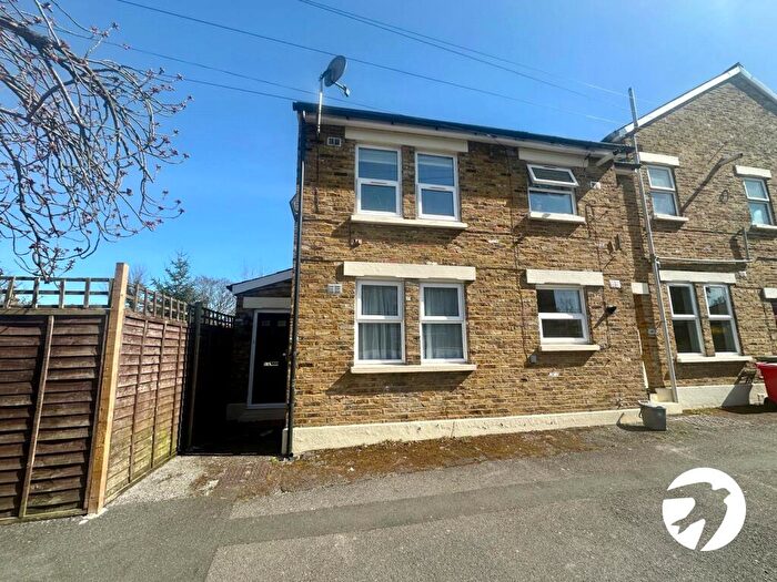 2 Bedroom Flat For Sale In George Lane, Lewisham, London, SE13