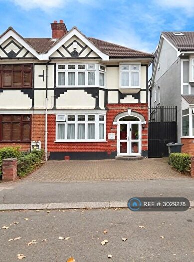 4 Bedroom Semi-Detached House To Rent In Huxley Drive, London, RM6