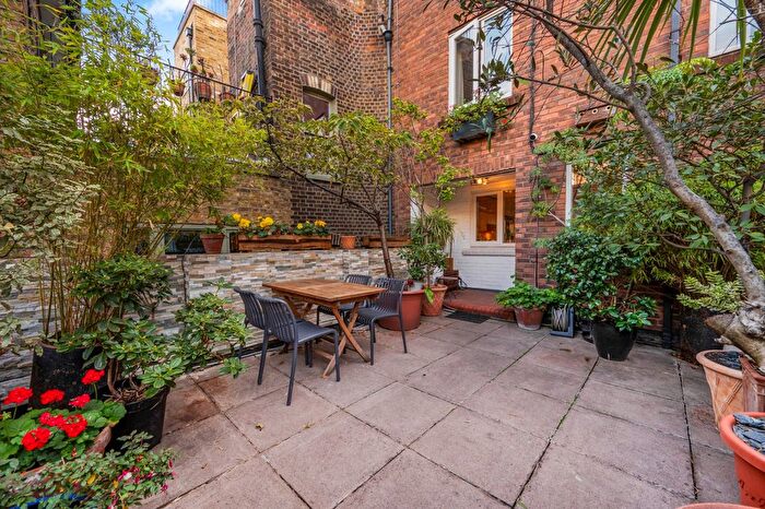 3 Bedroom Flat For Sale In Neal Street, Central St Giles, WC2H