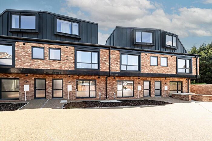 2 Bedroom Town House To Rent In Hatfield Road, St. Albans, AL1