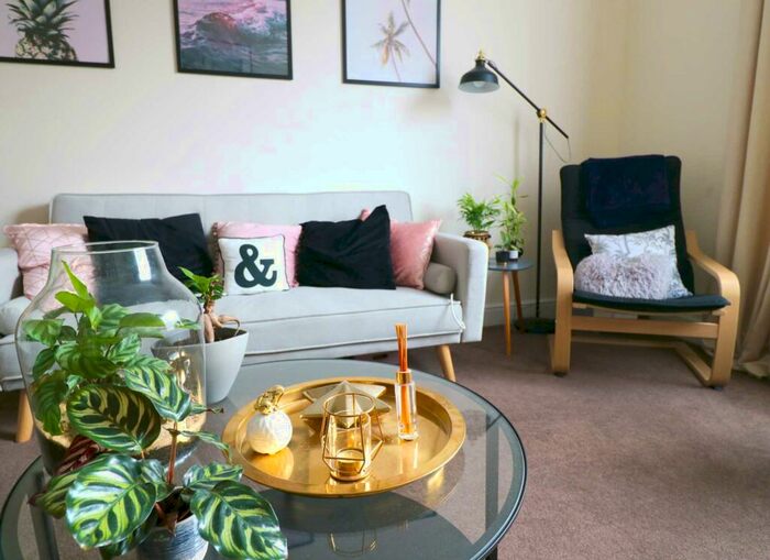 2 Bedroom Flat To Rent In Mill Street, Wantage, OX12