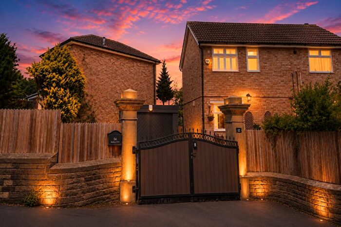 3 Bedroom Detached House For Sale In Oakleigh Road, Clayton, Bradford, BD14