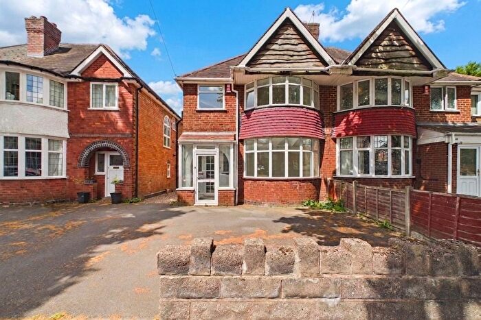 3 Bedroom Semi-Detached House For Sale In Woodford Green Road, Birmingham, B28