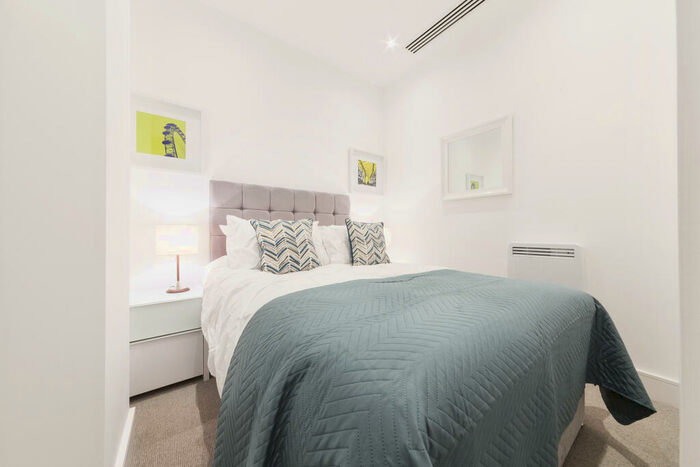 Apartment To Rent In Atria House, Bath Road, Slough, SL1