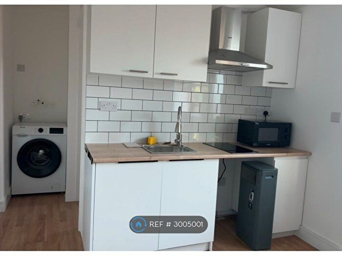 Studio To Rent In Stanwell Road, Ashford, TW15